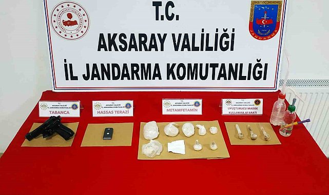 Araçtaki uyuşturucuyu jandarma narkotik köpeği buldu
