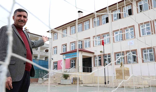 Arama motorunda gördü: Belediye başkanı okula 'Messi' isminin verilmesi için harekete geçti