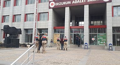 Aranan şahıslar Jandarma'dan kaçamadı