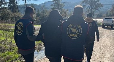 Aranan şahıslara jandarmadan operasyon