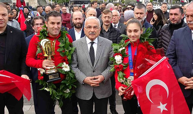 Avrupa şampiyonu Gamze'ye görkemli karşılama