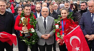 Avrupa şampiyonu Gamze'ye görkemli karşılama
