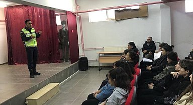 Aydın'da 35 öğrenci "trafik dedektifi" oldu