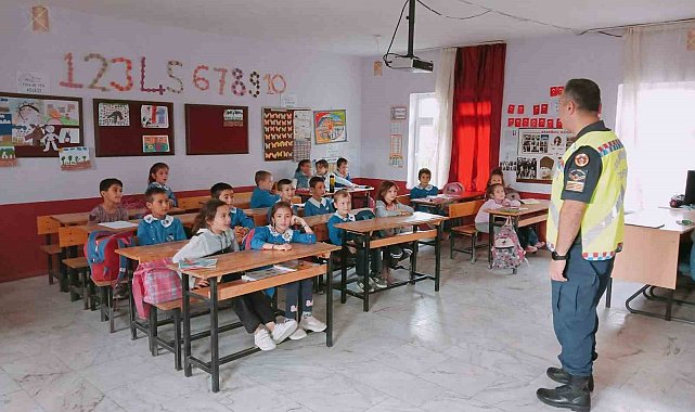 Aydın'da 69 öğrenci "trafik dedektifi" oldu