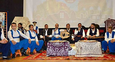 Aydın'da yaşayan Elazığlılar memleket hasretini gidermek için gece düzenledi