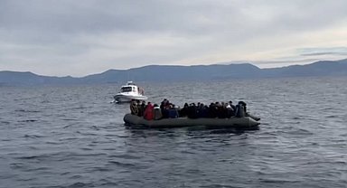Ayvacık açıklarında 82 kaçak göçmen kurtarıldı, 17 kaçak göçmen yakalandı