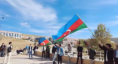 Azerbaycanlı öğrenciler Karabağ zaferinin 3. yıl dönümünü Türkiye'de kutladı