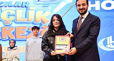 Bağcılar Belediyesi'nden üniversiteye hazırlanan öğrencilere kitap desteği