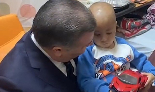 Bakan Koca, Kahire'de Gazzeli yaralı ve kanser hastası çocukları ziyaret etti