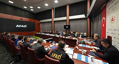 Bakan Yerlikaya, AFAD ile değerlendirme toplantısı gerçekleştirdi