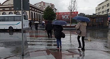 Balıkesir güne yağmur ile uyandı