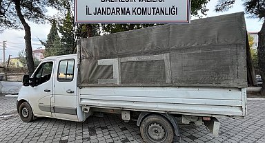 Balıkesir'de düzensiz göçmenleri taşıyan 2 şahıs yakalandı