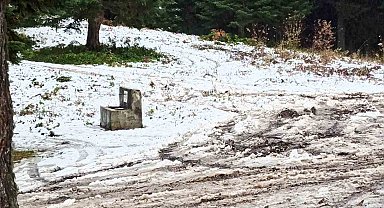 Bartın'da sahilde fırtına, yüksek kesimlerde kar etkili oldu