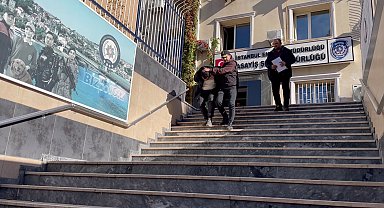 Başakşehir'de bir kişinin parasını ve ziynet eşyalarını alarak dolandıran şüpheli kamerada