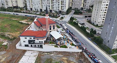 Başakşehir'de Hayır Ortakları Camii dualarla ibatede açıldı