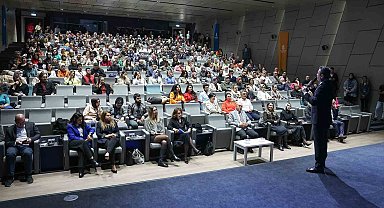 Başakşehir'de öğretmenlere yönelik kariyer sempozyumu düzenlendi