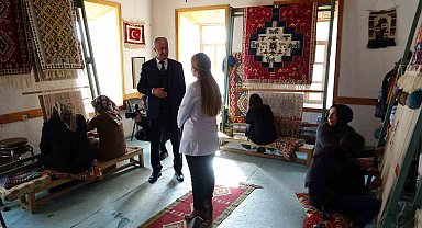 Başkan Akman'dan kilim ve halı dokuma kursuna ziyaret
