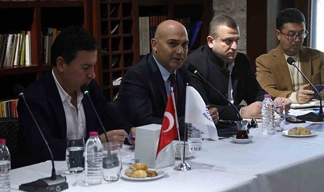 Başkan Aras, site yöneticileri ile buluştu