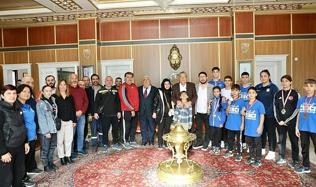 Başkan Çerçi 2023'ün başarılı sporcularını ödüllendirdi