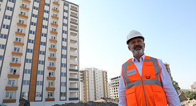 Başkan Çolakbayrakdar: "Dönüşümle 3 bin 59 aile mutlu ve huzurlu yuvalarında"