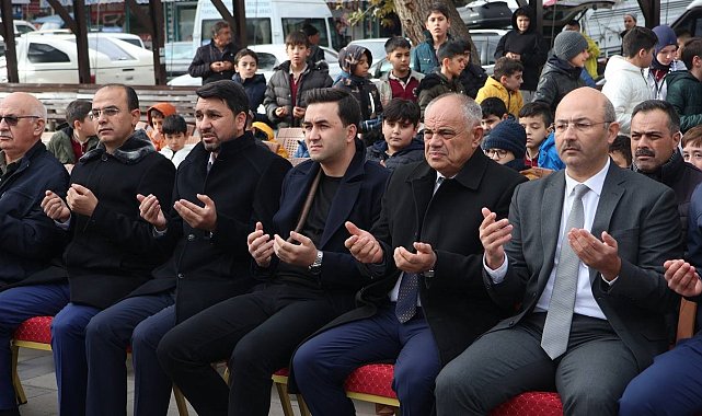 Başkan Öztürk Filistin için düzenlenen panayıra destek verdi
