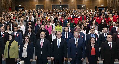 Başkan Seçer: "Öğretmenlerimizden devraldığımız bayrağı çok daha iyi noktalara taşıyacağız"