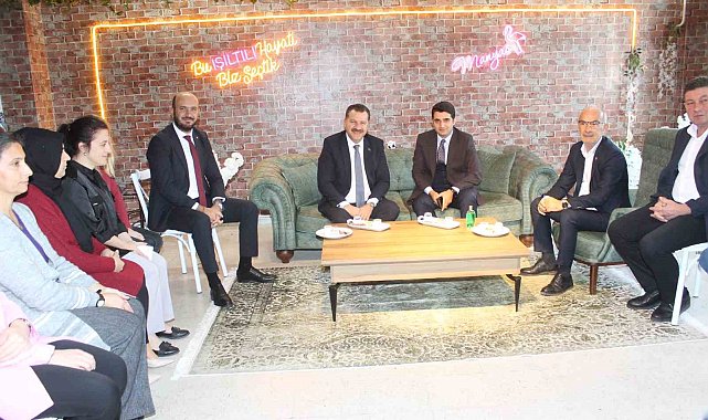 Başkan Yılmaz Manyas'ta Kadın Kooperatifini ziyaret etti