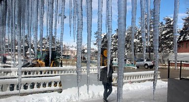 Bayburt'ta dondurucu soğuklar etkili oluyor