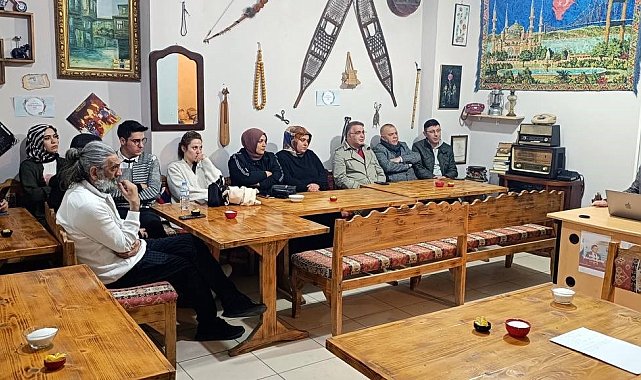 Bayburt'taki sahafta 'Türk Dili' konuşuldu