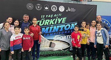 Bayburtlu badmintoncular şampiyonadan dereceyle döndüler