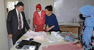 Bayraklı'da hobi ve meslek kurslarına bu yıl bin 400 kadın katıldı