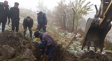 Belediye ekipleri olumsuz hava şartlarına rağmen arızaları gideriyor