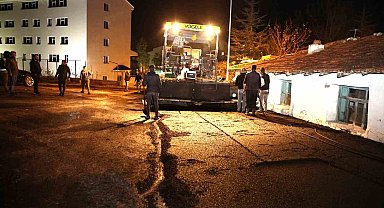 Belediyenin asfalt çalışmaları gece-gündüz devam ediyor
