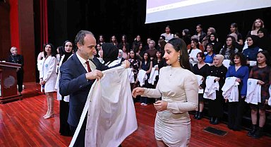 Beslenme ve Diyet Bölümü öğrencileri beyaz önlük giydi