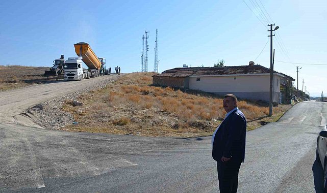 Beylikova'da sıcak asfalt ve çevre düzenleme çalışmaları tamamlandı