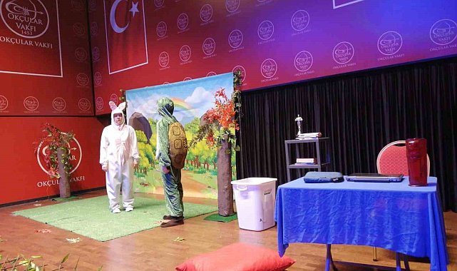 Beyoğlu'nda öğrenciler tatil tiyatrosu ile doyasıya eğlendi