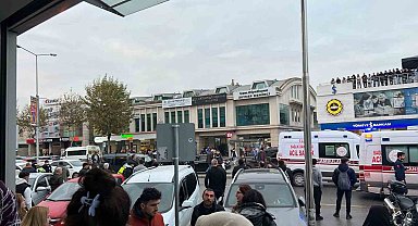 Bıçaklı kavgaya müdahale eden polis yaralandı