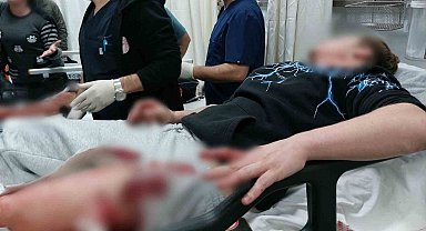 Bıçaklı saldırıya uğrayan 2 arkadaş hastanelik oldu