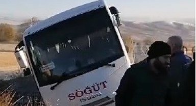 Bilecik'te işçi servisi kaza yaptı: 2 yaralı
