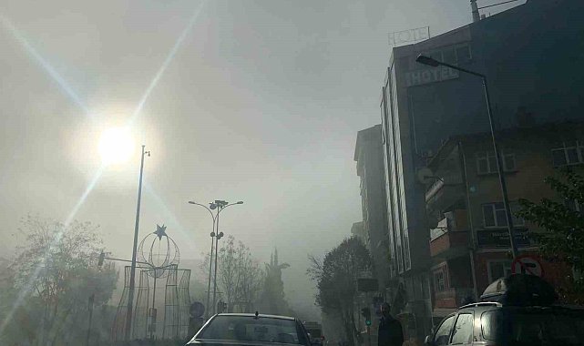 Bilecik'te sis etkili olurken, görüş mesafesi 5 metreye kadar düştü