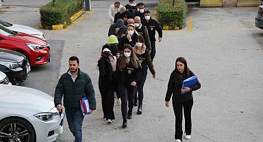 Birçok kişiyi dolandırarak mağduriyet oluşturan 8 şüpheli adliyeye sevk edildi