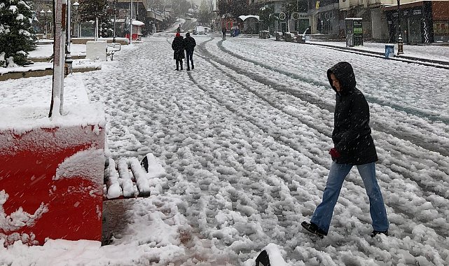 Bolu'da eğitime kar engeli
