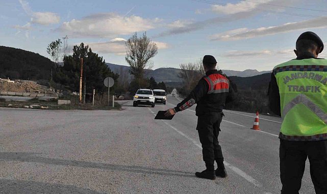 Bolu'da kış lastiği uygulaması yapıldı