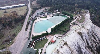 Bolu'nun Pamukkale'si Akkaya Travertenleri doğasıyla yaz kış vatandaşların ilgisini çekiyor