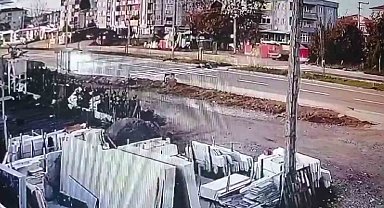 Bölünmüş yolda refüjden geçmeye kalktı, kazaya sebep oldu