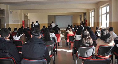 Bulanıklı öğrencilere kariyer semineri verildi