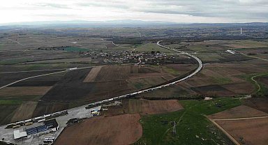 Bulgaristan'da yollar kardan kapandı: Hamzabeyli'de 20 kilometre tır kuyruğu oluştu