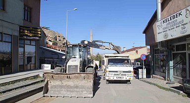 Bünyan'da alt yapı nedeniyle bozulan yollar yenileniyor