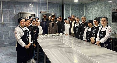 Burhaniye'de Gastronomi Öğrencileri dünya mutfağını öğreniyor