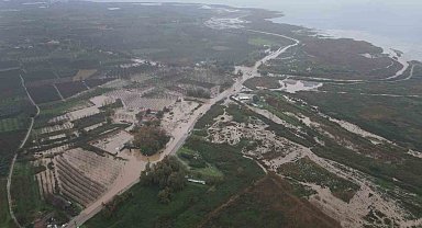 Bursa İznik'te taşan dereye belediye ekipleri müdahale etti
